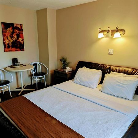 Hotel Motel Granby Buitenkant foto